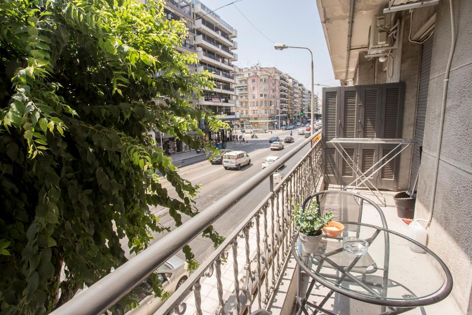 Closer "Egnatia Apartment 1" Thessaloníki Ngoại thất bức ảnh