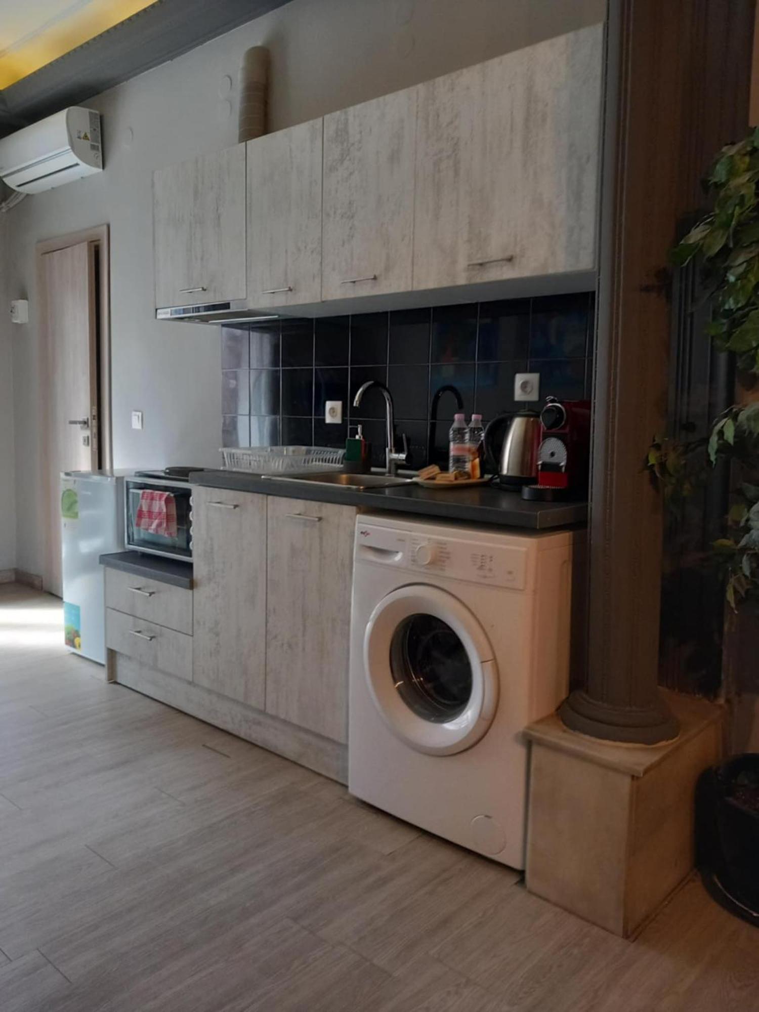 Closer "Egnatia Apartment 1" Thessaloníki Ngoại thất bức ảnh